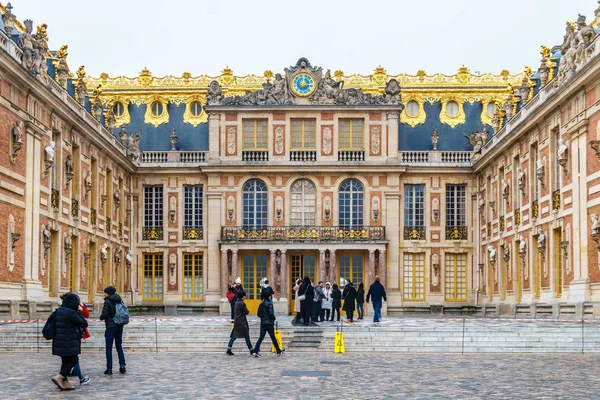 Versailles, France - 19.01.2019: Versailles palace entrance,symb — Stock Photo, Image