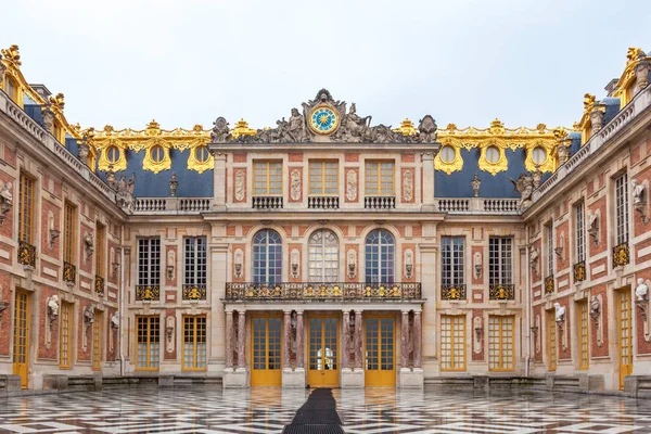 Versailles sarayı, Kral Louis Xiv iktidarının sembolü