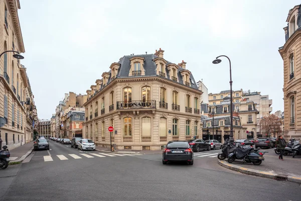 Paris, França - 15.01.2019: Ruas de Paris, França. edifícios — Fotografia de Stock