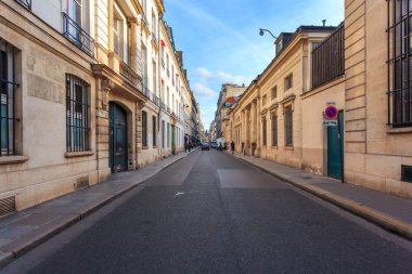 Paris, Fransa - 17.01.2019: Paris Sokakları, Fransa. Bina 