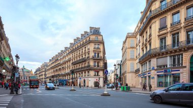 Paris, Fransa - 17.01.2019: Paris Sokakları, Fransa. Bina 