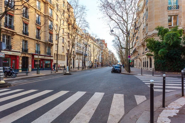 Paris, França - 17.01.2019: Ruas de Paris, França. edifícios — Fotografia de Stock