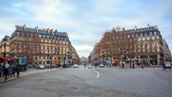 Paris, França - 17.01.2019: Ruas de Paris, França. edifícios — Fotografia de Stock