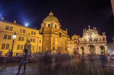 Prag, Çek Cumhuriyeti - 20.08.2018: O sokak görünümü