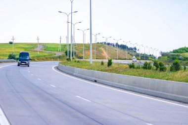 Tiflis'e gidiyor. Gori-Tiflis karayolu.