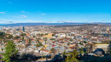 Tiflis Şehrinin gerçek görünümü. Seyahat etmek için güzel bir yer.