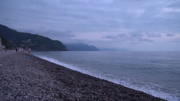 Schwarzes Meer Wellen Kvariati Strand Auf Einem Schönen Sonnenuntergang — Stockvideo