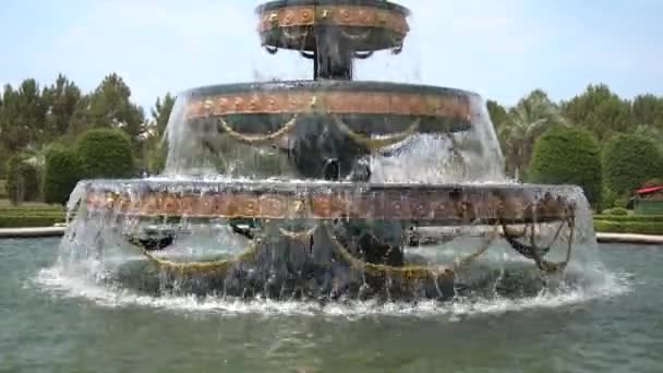 Brunnen Vor Dem Universitätspark Batumi Georgien — Stockvideo