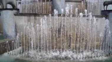 Kutaisi, Gürcistan - 25.08.2019: Kutaisi'nin merkezinde ki Colchis Çeşmesi manzarası, seyahat.