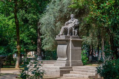 Kutaisi, Gürcistan - 21.08.2019: Ünlü Gürcü şair Ak Heykeli