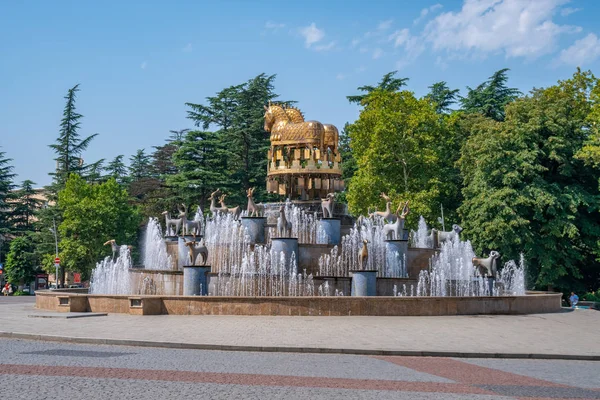 Kutaisi, Georgia - 21.08.2019: View to Colchis Fountain and Mesk — Stock Photo, Image
