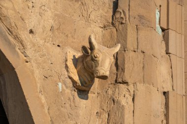 Tbil yakınlarındaki Mtskheta'daki Eski Ortodoks Katedrali'nin girişi