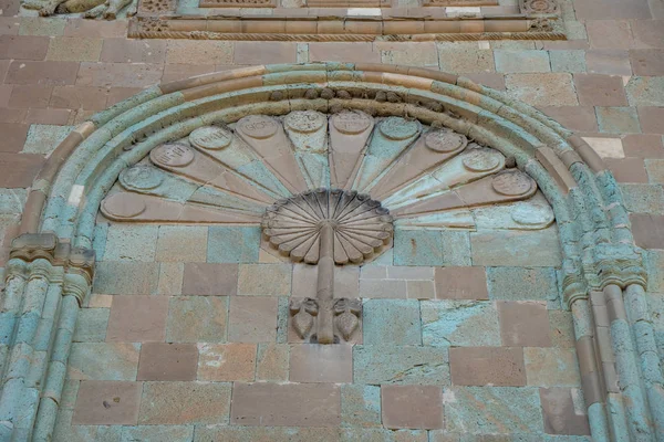 Детали фасада Светицховельского собора в Мцхета, Г — стоковое фото