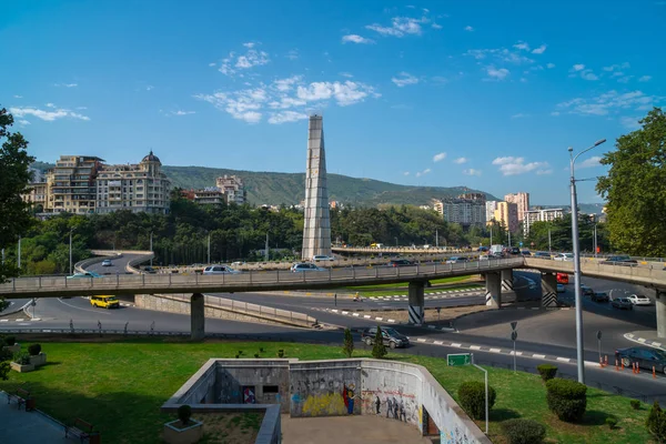 Tiflis, Gürcistan - 30.08.2018: Kahramanlar Anıtı'nın Görünümü