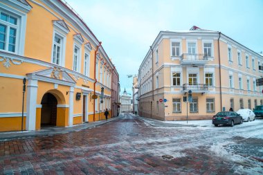 Vilnius, Lietuva - 05.01.2019: Vilnius'un eski sokakları. Yeni Y