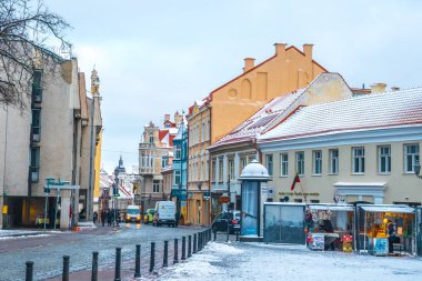 Vilnius, Lietuva - 05.01.2019: Vilnius'un eski sokakları. Yeni Y