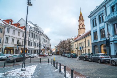 Vilnius, Lietuva - 05.01.2019: Vilnius'un eski sokakları. Yeni Y