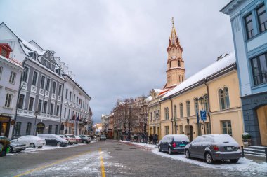 Vilnius, Litvanya - 05.01.2019: Vilnius'un eski sokakları. Yeni