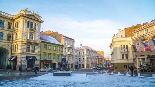 Вильнюс, Литва - 05.01.2019: Старые улицы Вильнюса. New Y — стоковое фото