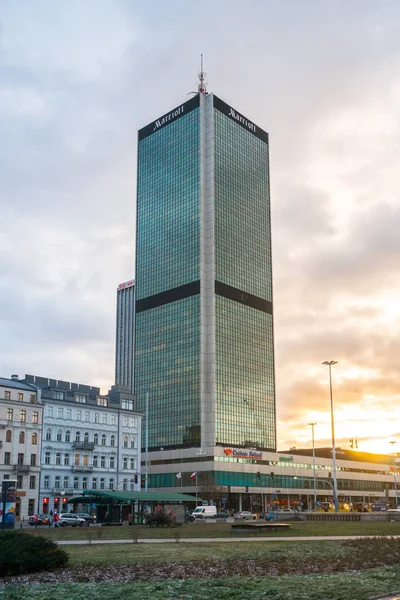 Varsovie, Pologne 03.01.2019 : Varsovie ville avec gratte-ciel moderne . — Photo