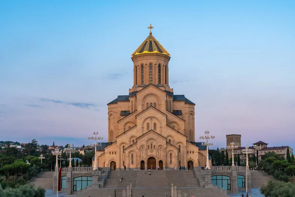 Тбилиси, Грузия - 30.07.2019: Свято-Троицкий собор Тбилиси — стоковое фото