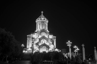 Ünlü Ortodoks Kutsal Trinitiy Sameba kilisesi lig ile aydınlatılmış