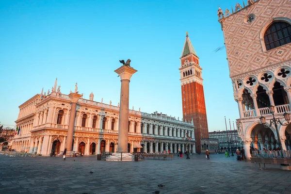 Benátky, Itálie-14.03.2019: Doge 's Palace (Palazzo Ducale) a S — Stock fotografie