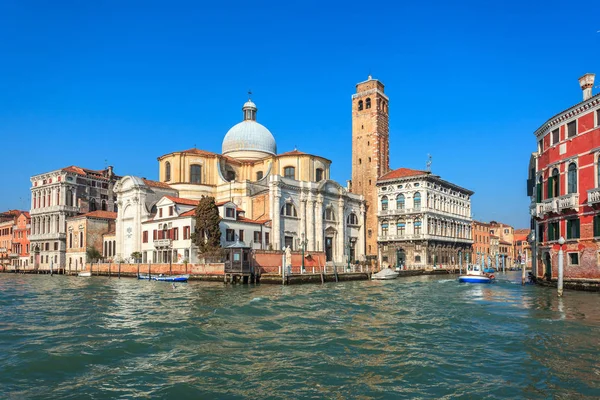 Iglesia de San Geremia en el gran canal de Venecia, Italia . — Foto de Stock