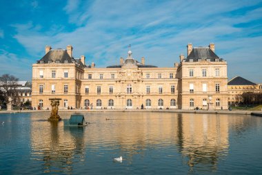 Paris, Fransa - 18.01.2019: Jardin du Luxem'deki Lüksemburg Sarayı
