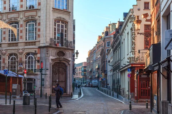 Bruselas, Bélgica - 21.01.2019: Vista de la calle del casco antiguo de Bruss — Foto de Stock