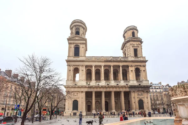 Paris, Fransa - 20.01.2019: Paris'teki Saint-Sulpice Kilisesi. — Stok fotoğraf