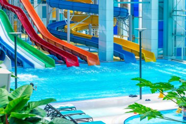 Shekvetili, Gürcistan - 29.05.2019: Aquapark havuzlu sürgüler 