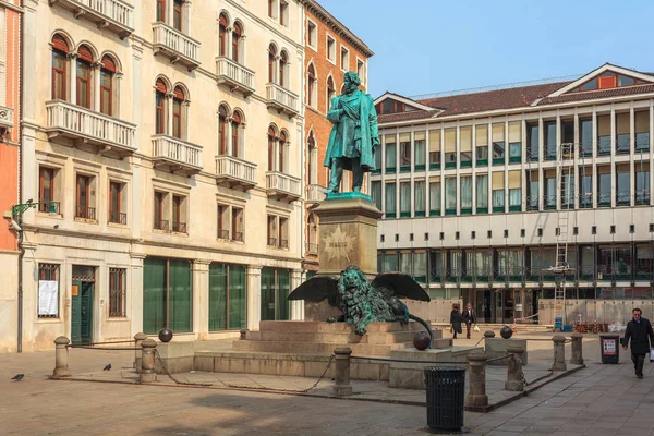 Venecia, Italia - 14.03.2019: monumento a Daniele Manin, italiano p — Foto de Stock
