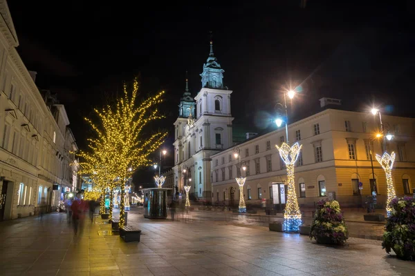 Varsovia, Polonia - 01.01.2019: luces de noche en la ciudad vieja Warsa —  Fotos de Stock
