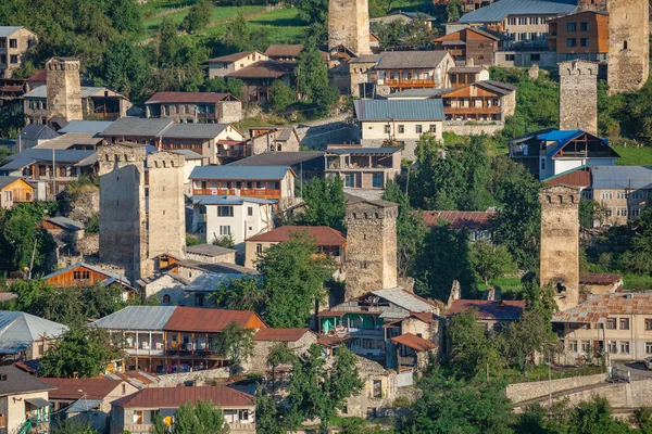 Areal view of beautiful old village Mestia with its Svan Towers. — Stock Photo, Image