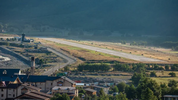 Vista aérea del valle de Mestia desde Hatsvali (Khatsvali) — Foto de Stock