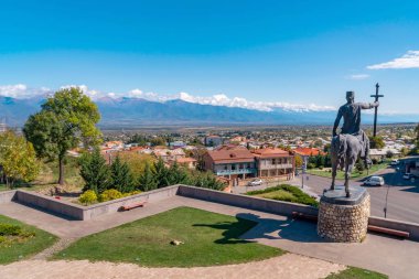 Telavi Georgia 'daki Kral II. Erekle Anıtı. Güzel manzara 