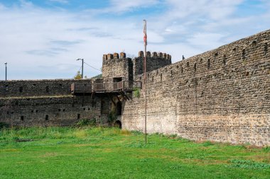 Gürcistan 'ın Kvareli kentindeki eski bir ortaçağ kalesi.