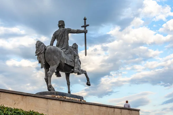 Statue du Roi Erekle (Héraclius) II à Telavi, Géorgie . — Photo