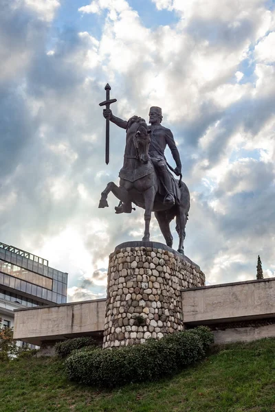 Statue des Königs erekle (heraclius) ii in telavi, Georgien. — Stockfoto