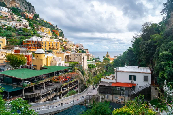 Hermosas Casas Colores Una Montaña Positano Una Ciudad Costa Amalfi — Foto de Stock