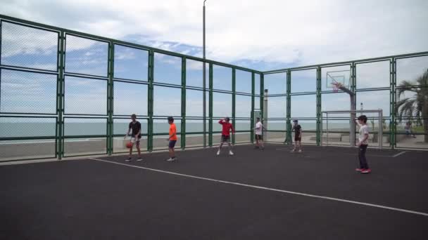 Kobuleti Georgia Червня 2020 Діти Грають Баскетбол Ігровому Майданчику — стокове відео