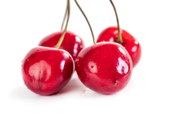 Süße Rote Kirschbeeren Isoliert Auf Weißem Hintergrund Früchte — Stockfoto