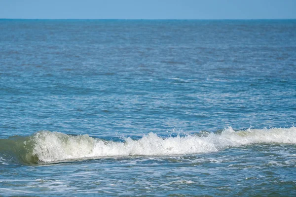 Pequenas Ondas Costa Mar Bela Paisagem Azul Mar — Fotografia de Stock