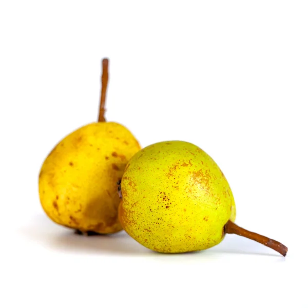 Studio Shot Van Verse Groene Natuurlijke Peren Geïsoleerd Wit Fruit — Stockfoto