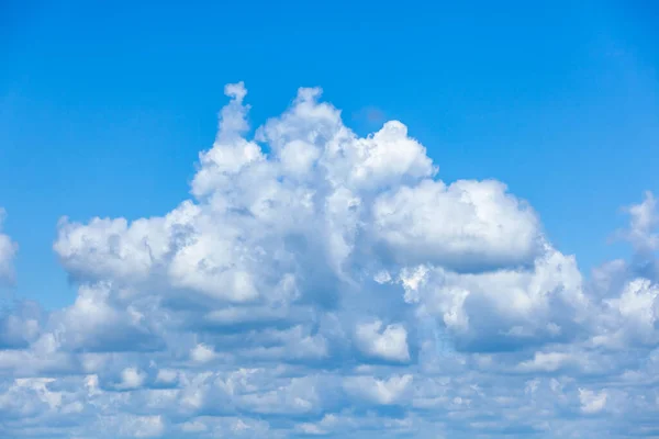 Fondo Cielo Azul Con Nubes Blancas Naturaleza Textura —  Fotos de Stock