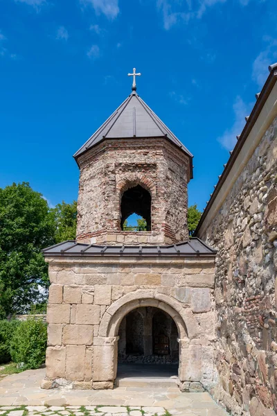 中世の正統派教会ゼダゼニ山の近く グルジアへの旅行 — ストック写真