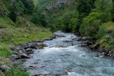 Yukarı Khevsureti, Gürcistan 'daki Argun Dağı. Seyahat