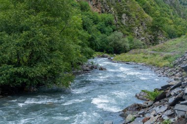 Yukarı Khevsureti, Gürcistan 'daki Argun Dağı. Seyahat