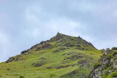 Ardoti, tarihi Yukarı Khevsureti 'de, Gürcistan' da bir köy, Andaki Nehri 'nin sol kıyısında.